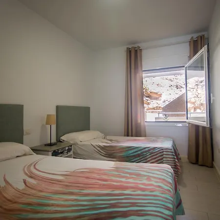 Vistas Al Mar Junto A La Playa 2d