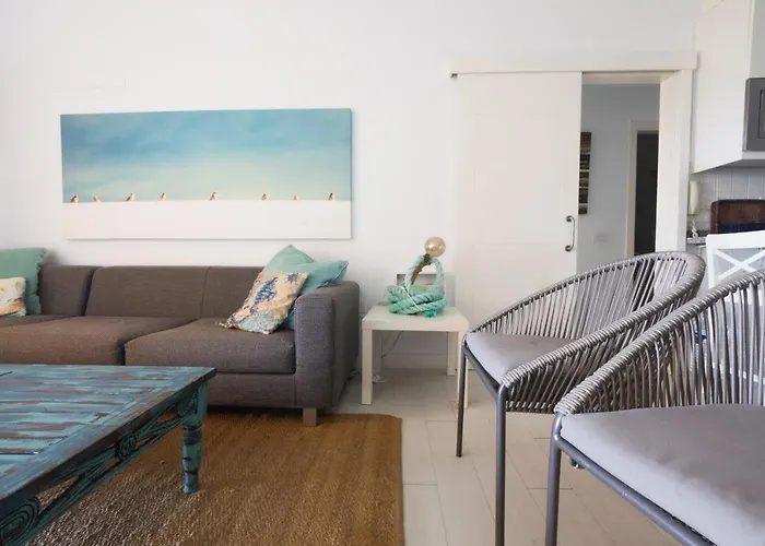 Vistas Al Mar Junto A La Playa 2d *